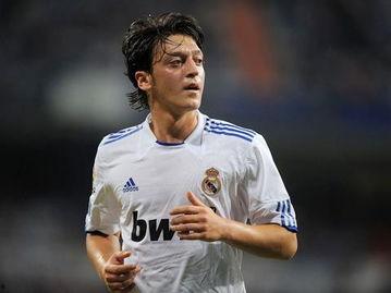 厄齐尔最新爆料消息,职业生涯转折与足球世界幕后真相  第1张